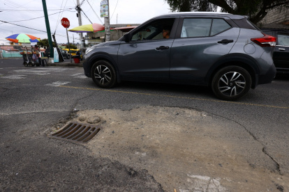 El problema principal que tiene la ciudad son las calles en mal estado. Los vecinos claman por una intervención integral de las vías.