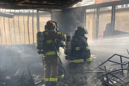 18 efectivos del Cuerpo de Bomberos Quito atendieron la emergencia.