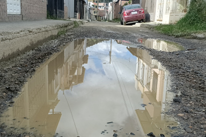 Vecindario. Este es el estado de la mayoría de calles en El Rosal.
