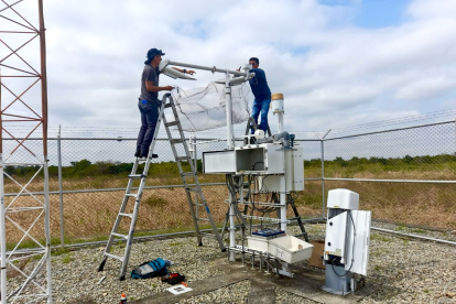 Hecho. El equipo fue desembarcado en el aeropuerto Mariscal La Mar y será instalado en la parroquia Tarqui.