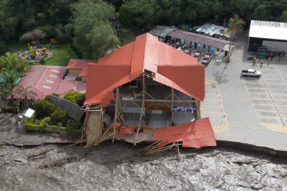 Emergencia. El desbordamiento del río Pisque dejó pérdidas materiales.