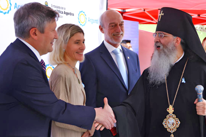 El embajador Eduardo Acevedo y su esposa, Pilar Asua, junto a Adrián Viotti y Gonzalo Celi.