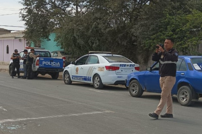 Este es el sitio donde asesinaron al conductor de la camioneta en Santa Elena.