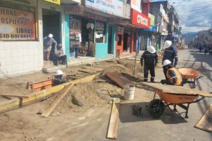 Para el soterramiento es necesaria la rotura de aceras y su posterior reparación.