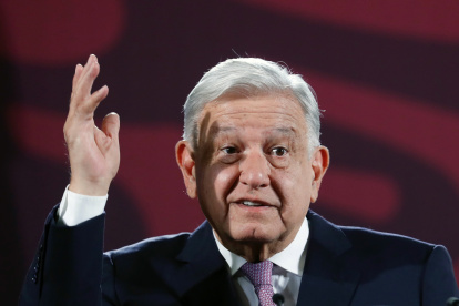 El presidente de México Andrés Manuel López Obrador habla en su conferencia de prensa matutino.
