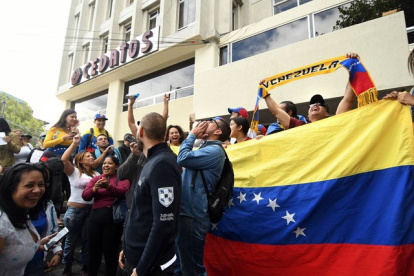 Migrantes.- Un grupo de venezolanos en las calles de Quito- Ecuador.