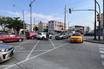 Los cortes de luz afectan el tránsito en Guayaquil.