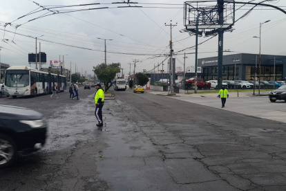 Semáforos no funcionan en Quito a causa de los apagones.