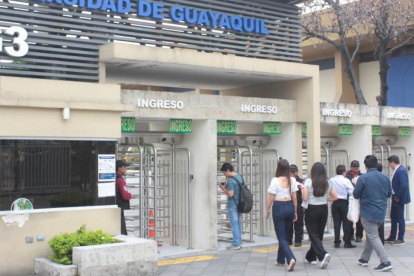 La Universidad aclara que su modalidad será virtual y sí impartirá clases.