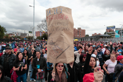 Bogotá. Docentes marchan durante una de las jornadas de protesta que duró una semana.