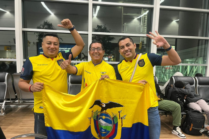 Erick Mantilla no dejó su bandera de Ecuador para alentar a la Tri en Estados Unidos