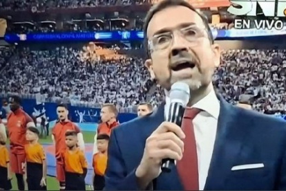 Emilio Agüero Esgaib es paraguayo y cuando dio su mensaje cristiano el mundo explotó.