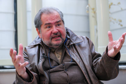 El autor de esta obra, Alex Chionetti. Es originario de Argentina.