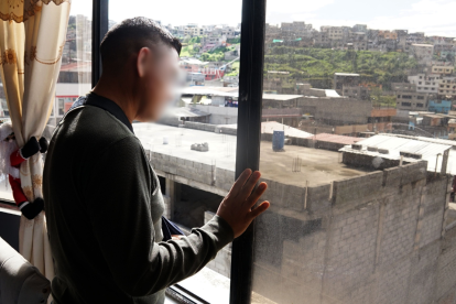 Encierro. El temor del sargento lo ha obligado a resguardarse, volviendo su hogar una ‘cárcel’ para él.