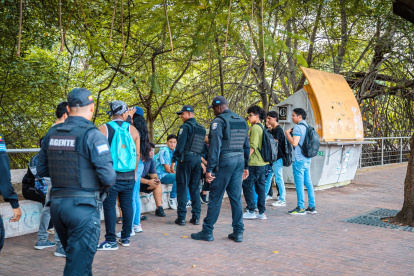 Al lugar acudieron policías metropolitanos.