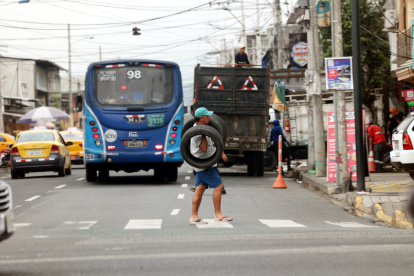 En el país, la mayor parte de las llantas que dejan de usarse se vuelve fuente de contaminación ambiental.