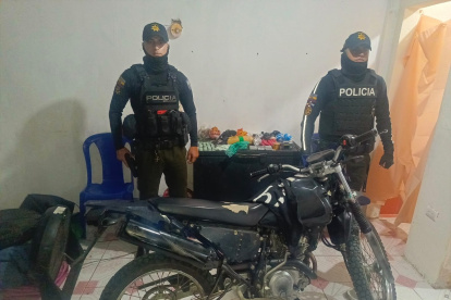 La policía encontró una moto que fue robada en Manta