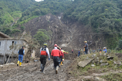 Tareas. Baños de Agua Santa, de la provincia de Tungurahua, es la zona más afectada por las últimas lluvias registradas en la Sierra y la Amazonía.