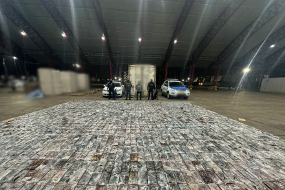 La incautación de paquetes rectangulares en el puerto de El Oro tenía como destino ir a Europa.