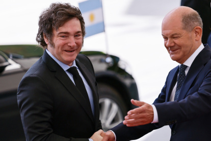 Visita. El canciller alemán Scholz se reúne con el presidente argentino Milei en Berlín.