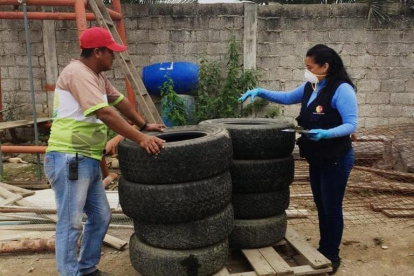 La ciudadanía está en estado de alerta, ya que la enfermedad continúa propagándose en esta temporada de calor extremo.
