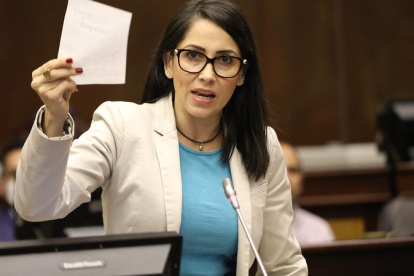 Luisa González cambió de opinión y mencionó que una eventual alianza entre el correísmo con organizaciones de izquierda tiene "líneas rojas".