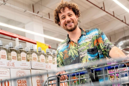 Luisito Comunica está en Ecuador promocionando su tequila "Gran Malo".