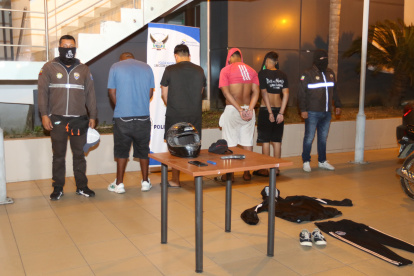 Capturan a una banda de extorsionadores.