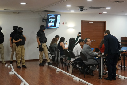 Un fuerte resguardo policial y medidas de seguridad se aplicaron en la audiencia de juicio por el asesinato de Fernando Villavicencio.