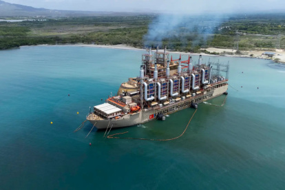 El Gobierno ha buscado la contratación de barcazas para generar energía eléctrica.