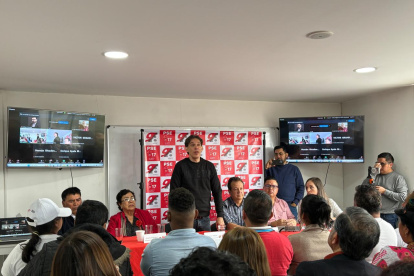 El correísmo cuestionó a Enrique Ayala Mora, uno de los expresidentes del PSE.