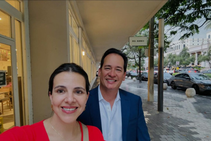 Los exministros de Gobierno María Paula Romo y Henry Cucalón.