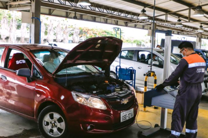 Todos los automóviles deben pasar por una revisión técnica vehicular