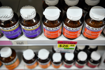 Muchos adultos toman complejos multivitamínicos con al esperanza de mejorar su salud.