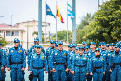 El alcalde de Guayaquil, Aquiles Álvarez, anunció este 26 de junio que capacitará a los metropolitanos para que cumplan también el rol de agentes de tránsito.