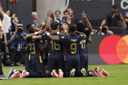Paradise (United States), 26/06/2024.- Ecuador players celebrate the goal during the first half of the CONMEBOL Copa America 2024 group B match between Ecuador and Jamaica, in Paradise, Nevada, USA, 26 June 2024. EFE/EPA/CAROLINE BREHMAN