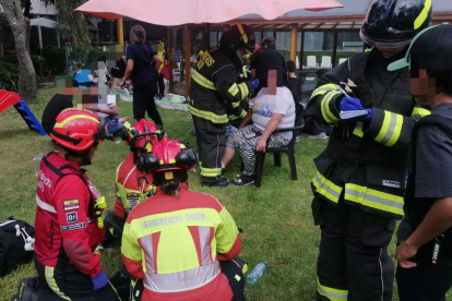 Personal de Bomberos Quito acudió al sitio para atender la emergencia