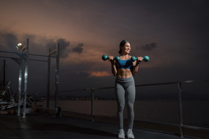 La hora perfecta para ejercitarte es en la noche. Descubre el porqué