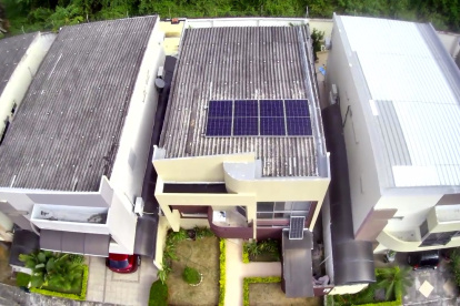 Los sistemas de microgeneración fotovoltaica son instalaciones que generan electricidad utilizando paneles solares fotovoltaicos.