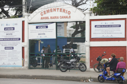 CEMENTERIO DEL SUBURBI0 ... FD: CARLOS KLINGER ... 27-06-2024 ag-periodistas
