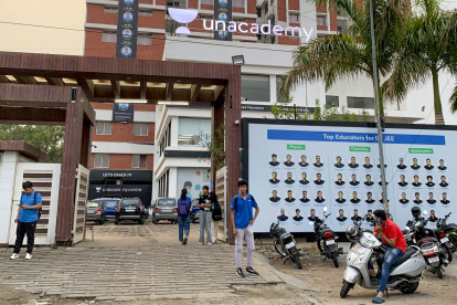 Estudiantes de varias academias de estudios de la ciudad de Kota, que preparan a los jóvenes para los competitivos exámenes de acceso a universidades de élite.