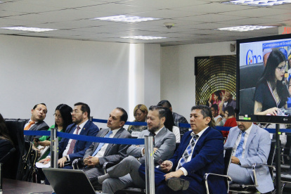 Durante el proceso, el Consejo de Participación Ciudadana (CPCCS) descalificó a cuatri postulantes; mientras que Daniel Frías, el mejor puntuado, renunció.