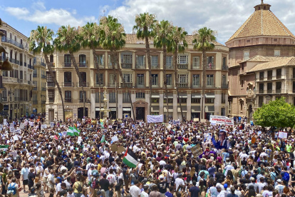 Manifestación de este sábado en Málaga (España) contra la proliferación de viviendas turísticas y la saturación de los barrios céntricos.