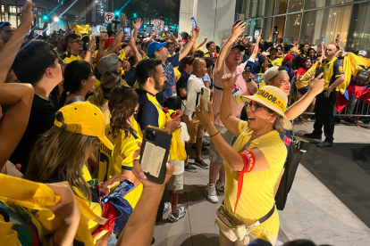 Banderazo de hinchas ecuatorianos previo al encuentro con México.