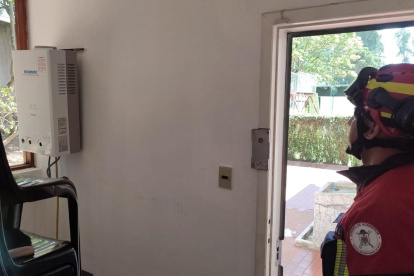 El calefón que causó la intoxicación de monóxido de carbono se encontraba en el interior de la vivienda
