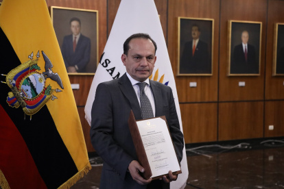 Ricardo Morales Vela fue posesionado como nuevo defensor público.