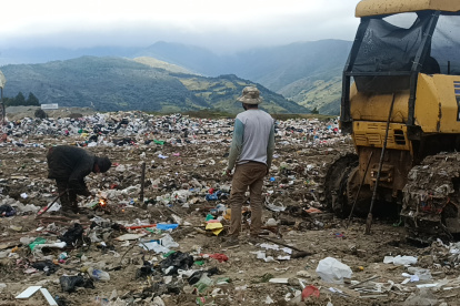 El relleno sanitario de Loja, según advierten especialistas y concejales, está colapsado y ya cumplió su vida útil.