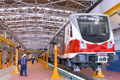 Técnicos de la empresa Construcciones y Auxiliares Ferroviarios (CAF) iniciaron con el mantenimiento mantenimiento modular de los trenes