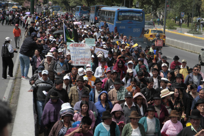 La convocatoria de la Conaie se movilizó desde el parque El Arbolito hacia la Asamblea Nacional.