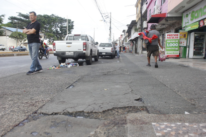 Acto. El joven quedó tendido a un costado de la carreta de pizza.